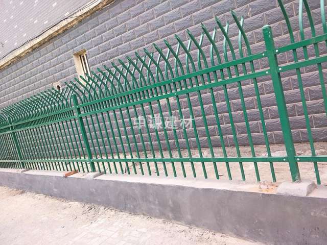 鋅鋼護(hù)欄-01